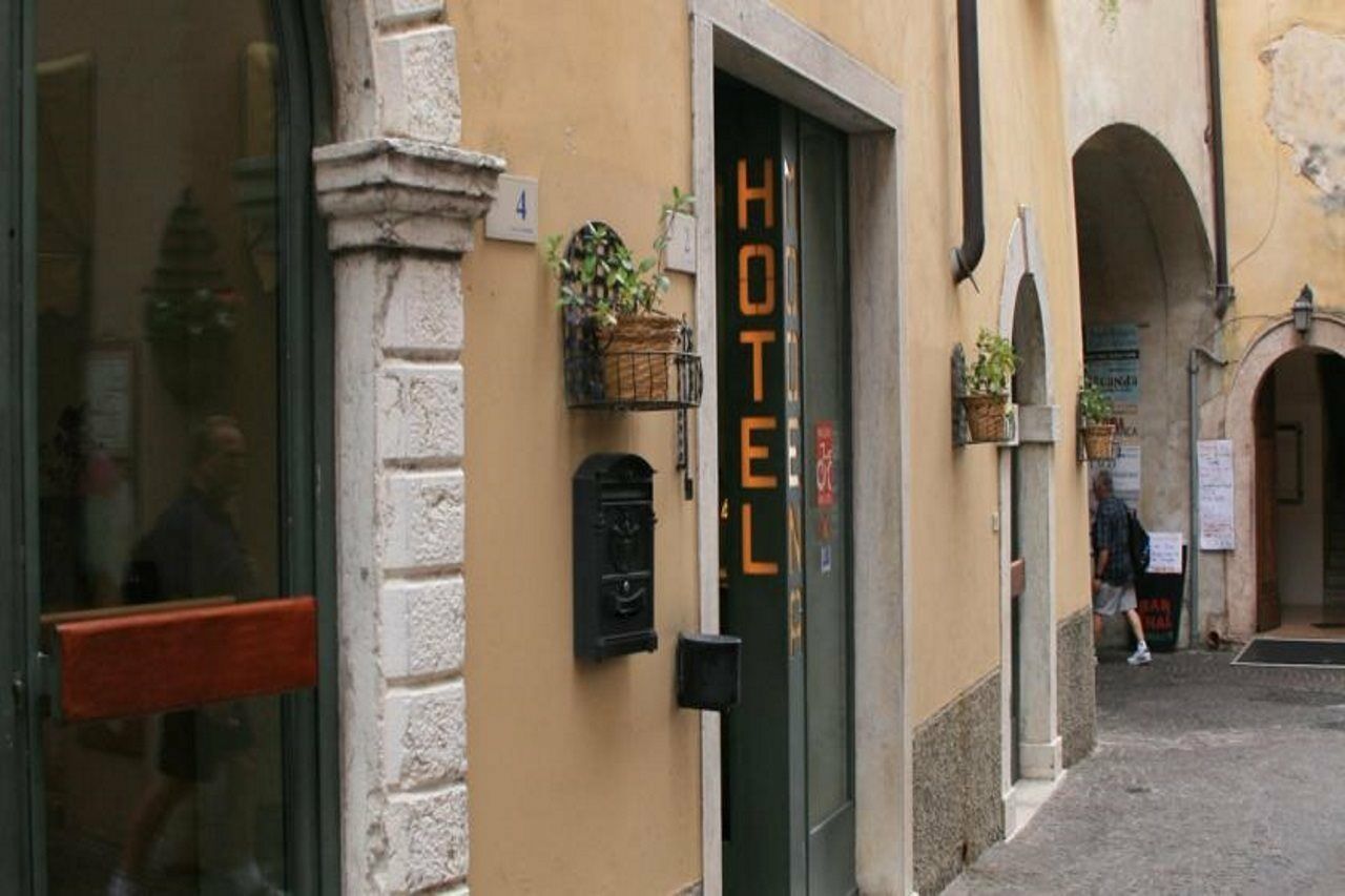 Hotel Modena Old Town Malcesine Dış mekan fotoğraf